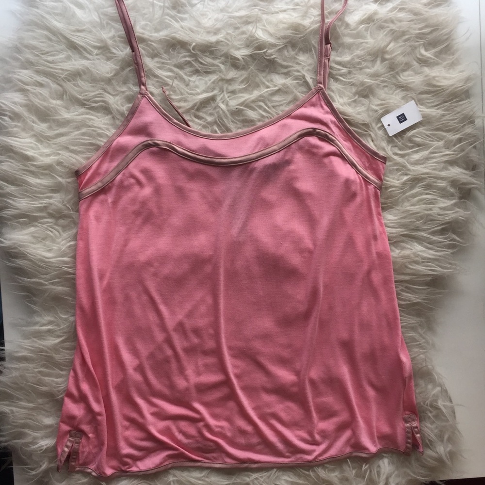 🛍 Pink silky tank top - Picture 5 of 8